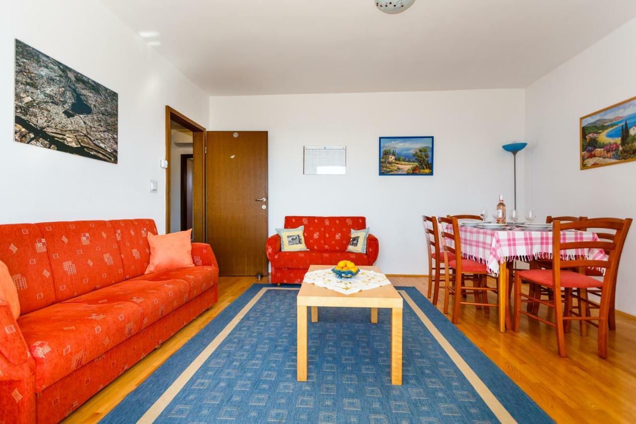 Apartment Anton Krk Town Eksteriør billede