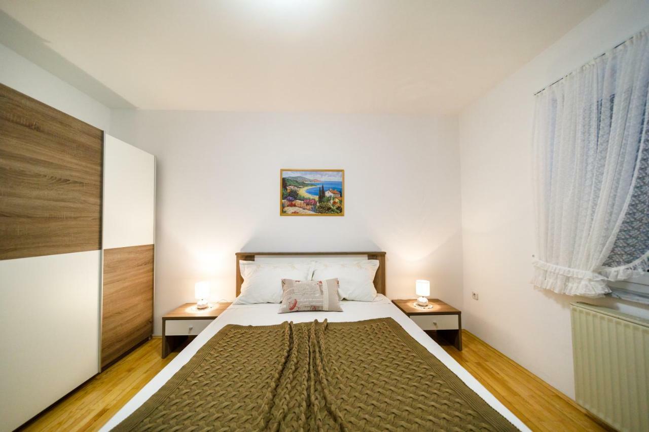 Apartment Anton Krk Town Eksteriør billede