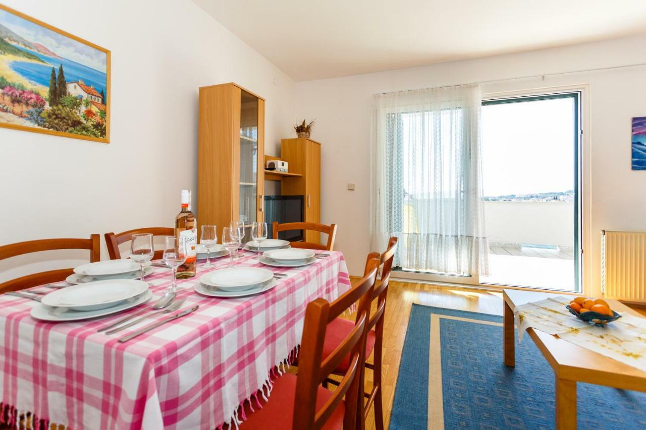 Apartment Anton Krk Town Eksteriør billede